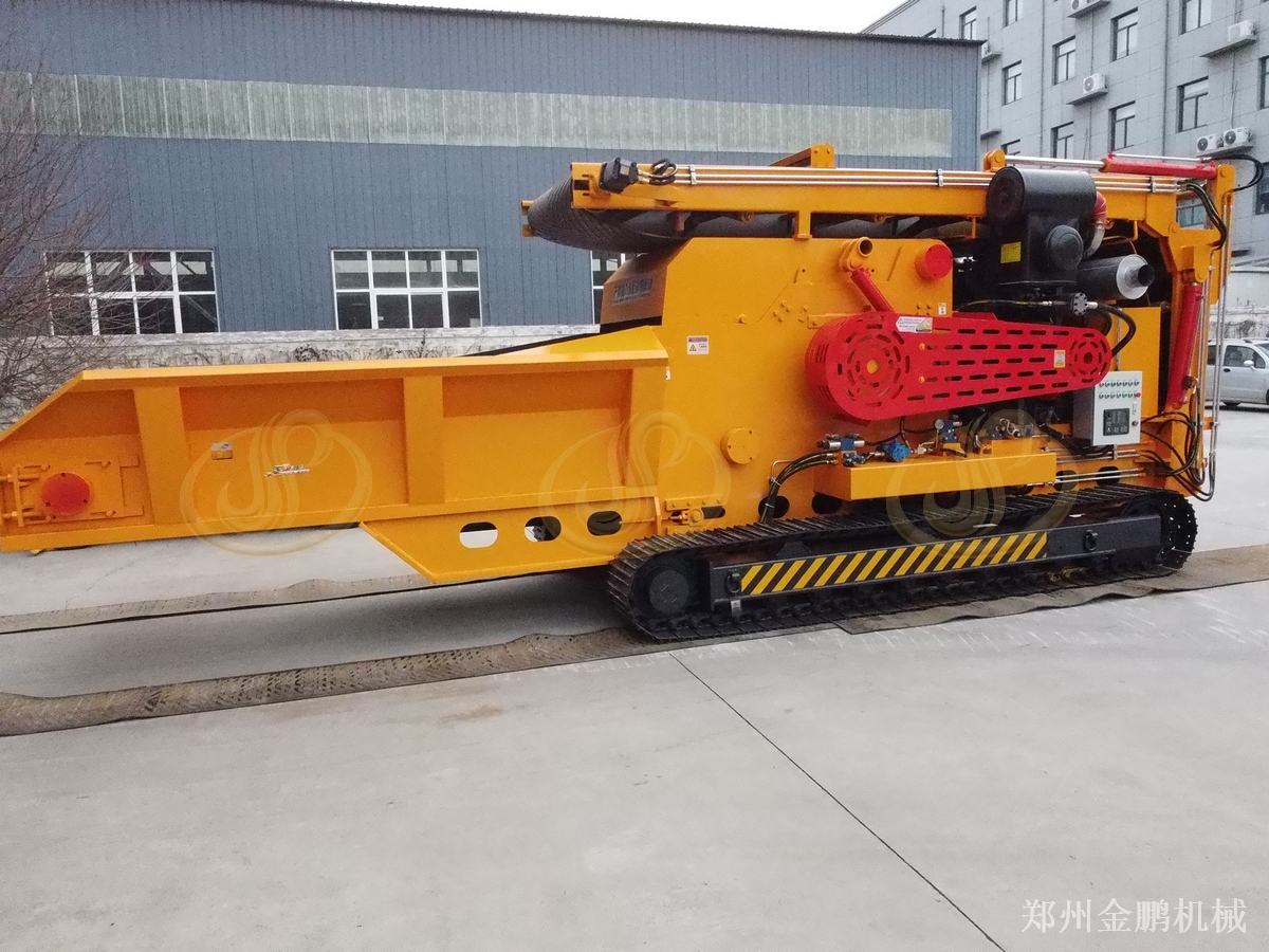郑州金鹏锯末粉碎机厂家处理树枝和板材的选型要点