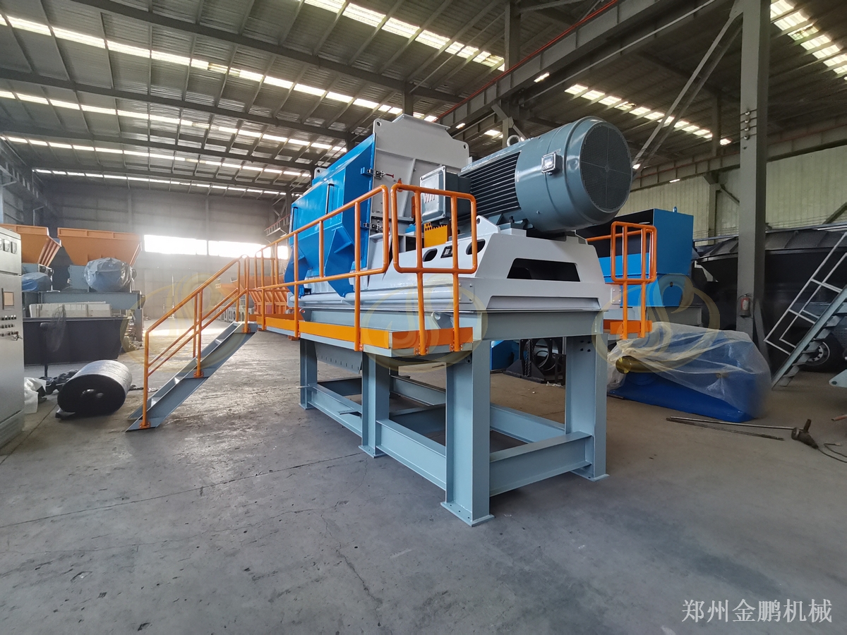 郑州金鹏水滴式粉碎机粉碎锯末的型号与使用限制