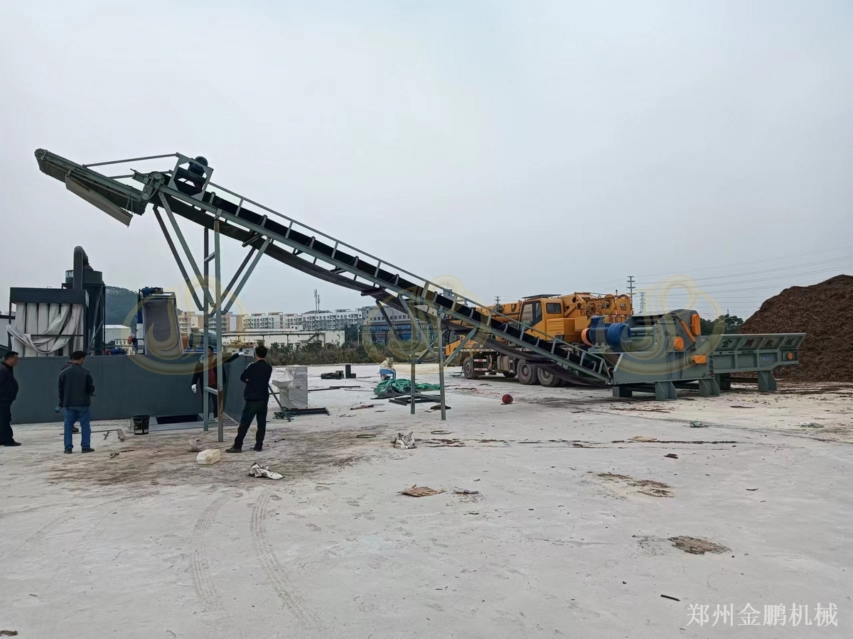 郑州金鹏木材粉碎机助力废旧木板材回收破碎